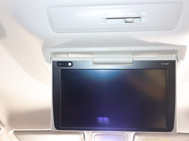 トヨタ ヴォクシーハイブリッド6枚目