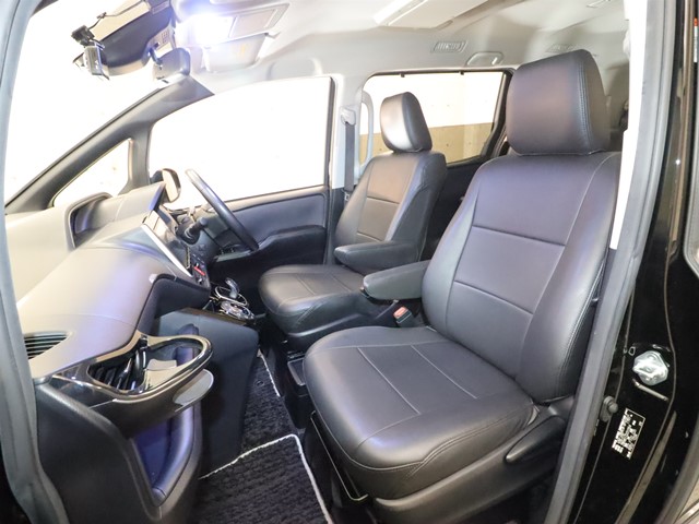 トヨタ ヴォクシーハイブリッド7枚目