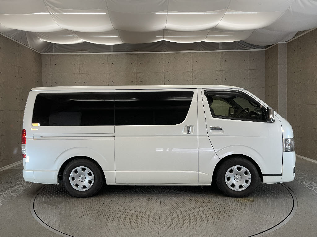 トヨタ ハイエースＶ12枚目
