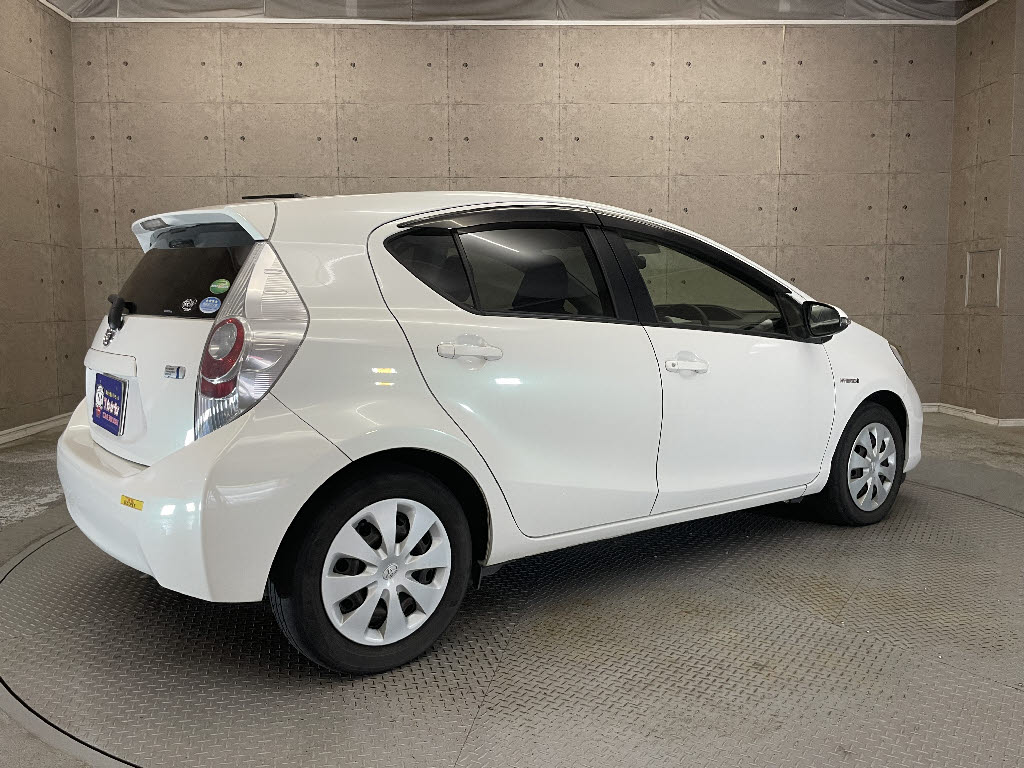 トヨタ アクア1枚目