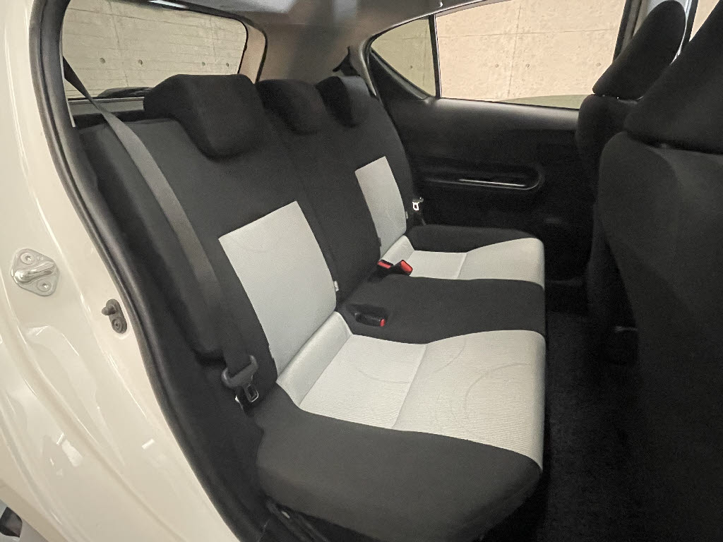 トヨタ アクア4枚目