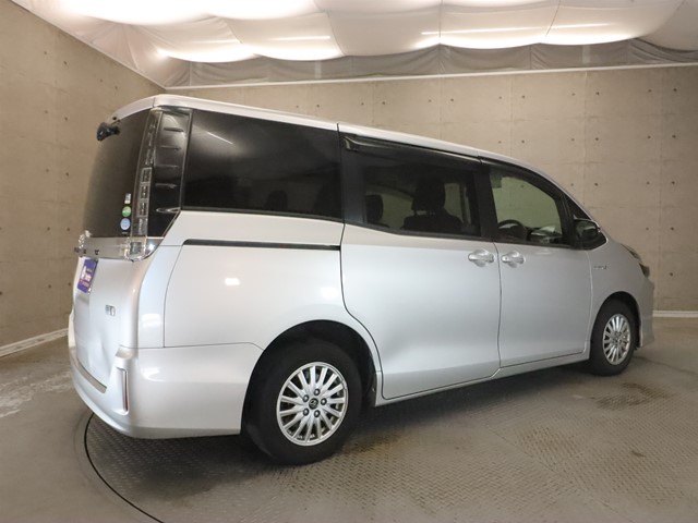 トヨタ ヴォクシーハイブリッド1枚目