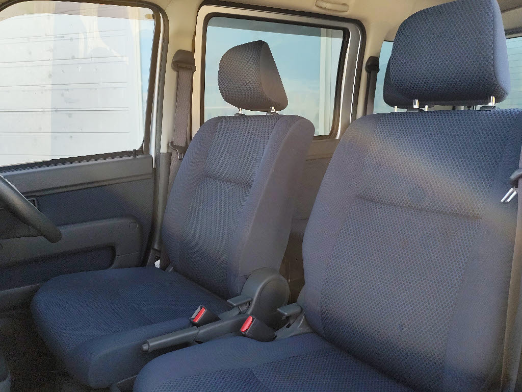 ダイハツ ハイゼットカーゴＶ8枚目