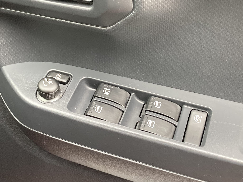 ダイハツ ミライース10枚目