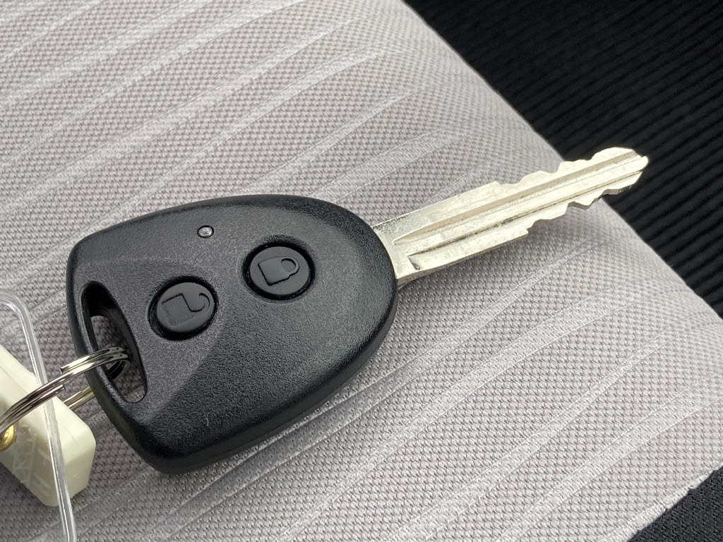 ダイハツ ミライース11枚目