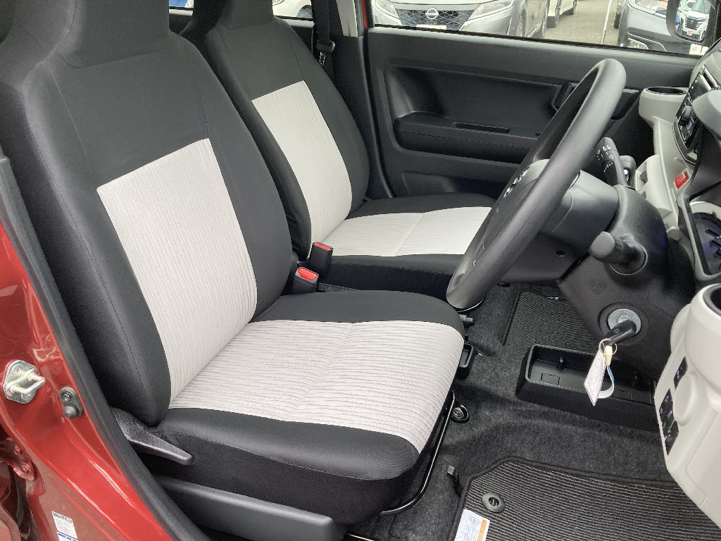 ダイハツ ミライース12枚目