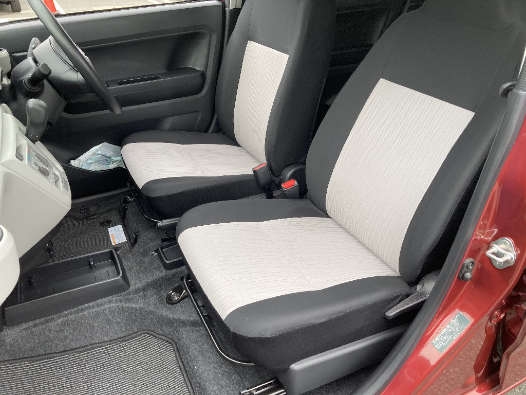 ダイハツ ミライース13枚目