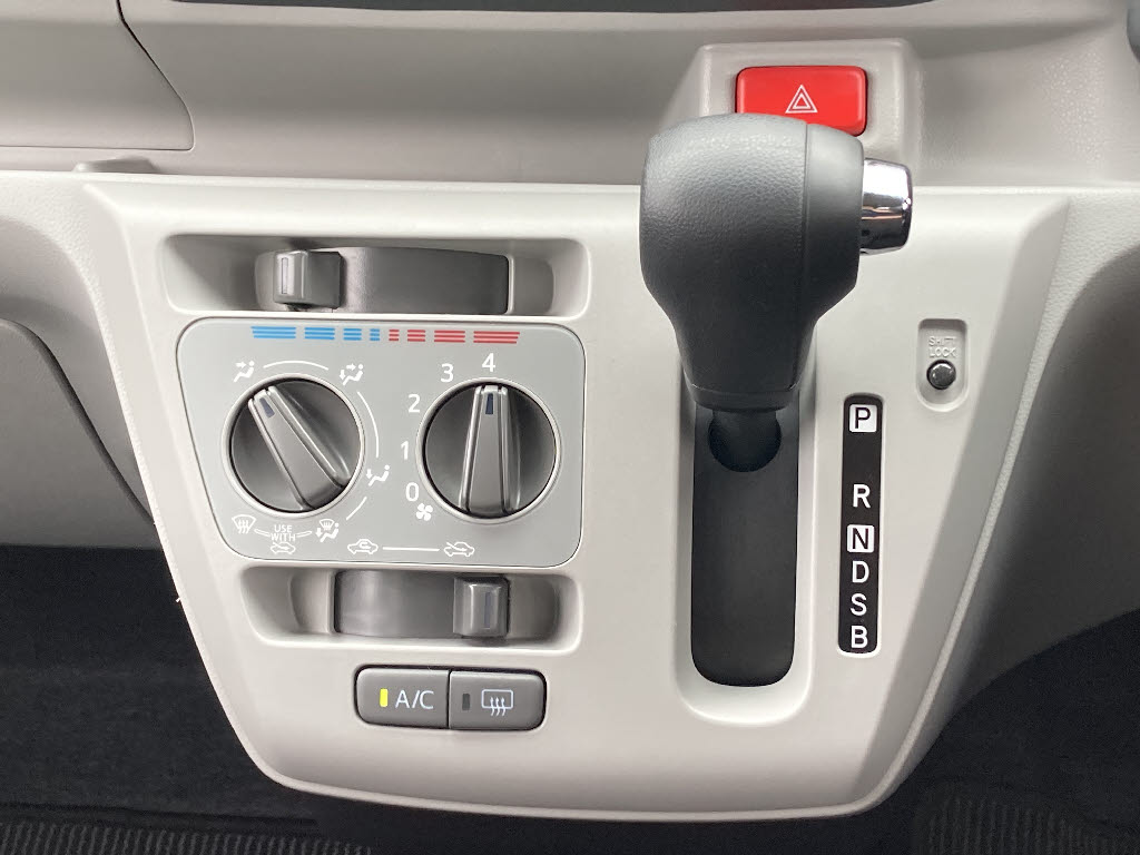 ダイハツ ミライース5枚目