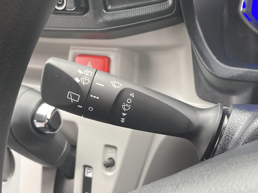 ダイハツ ミライース7枚目