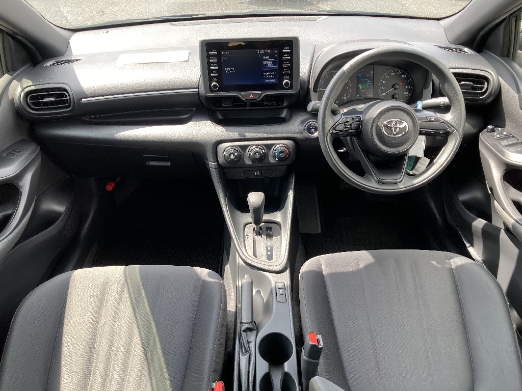 トヨタ ヤリス2枚目