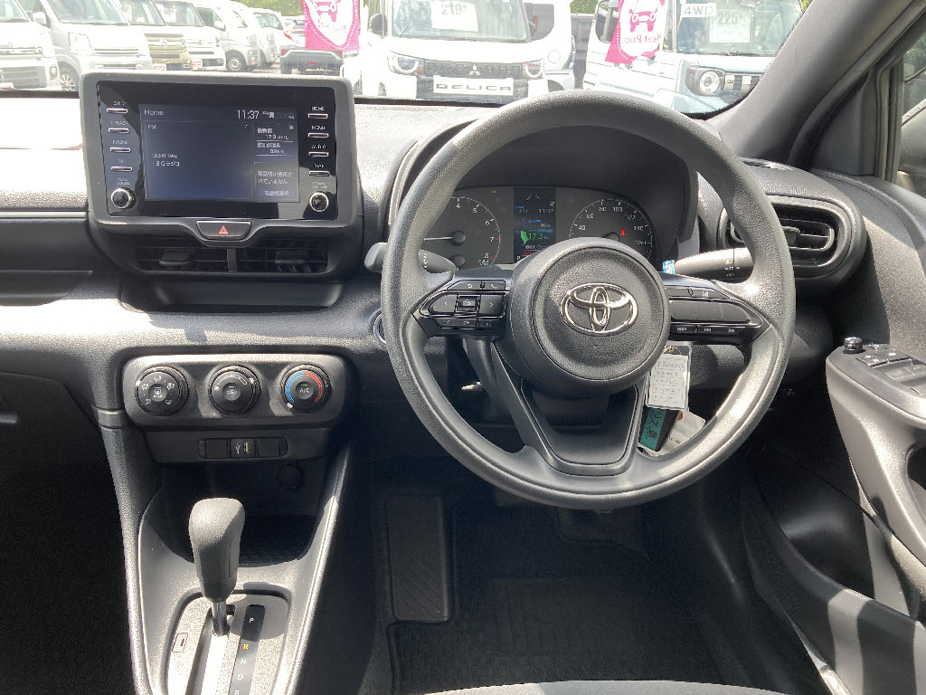 トヨタ ヤリス3枚目