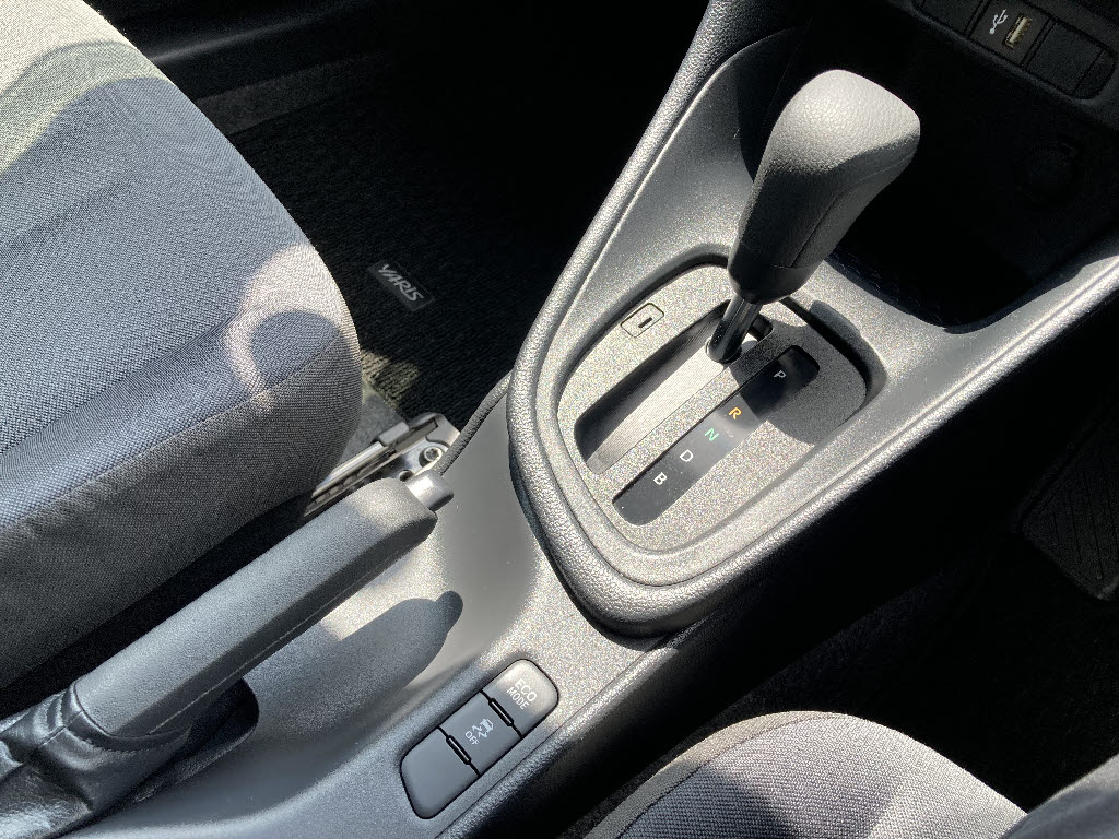 トヨタ ヤリス7枚目