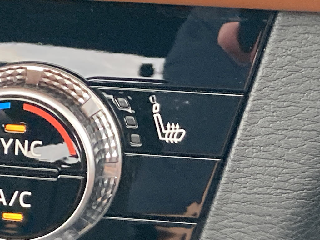 三菱 アウトランダーPHEV10枚目