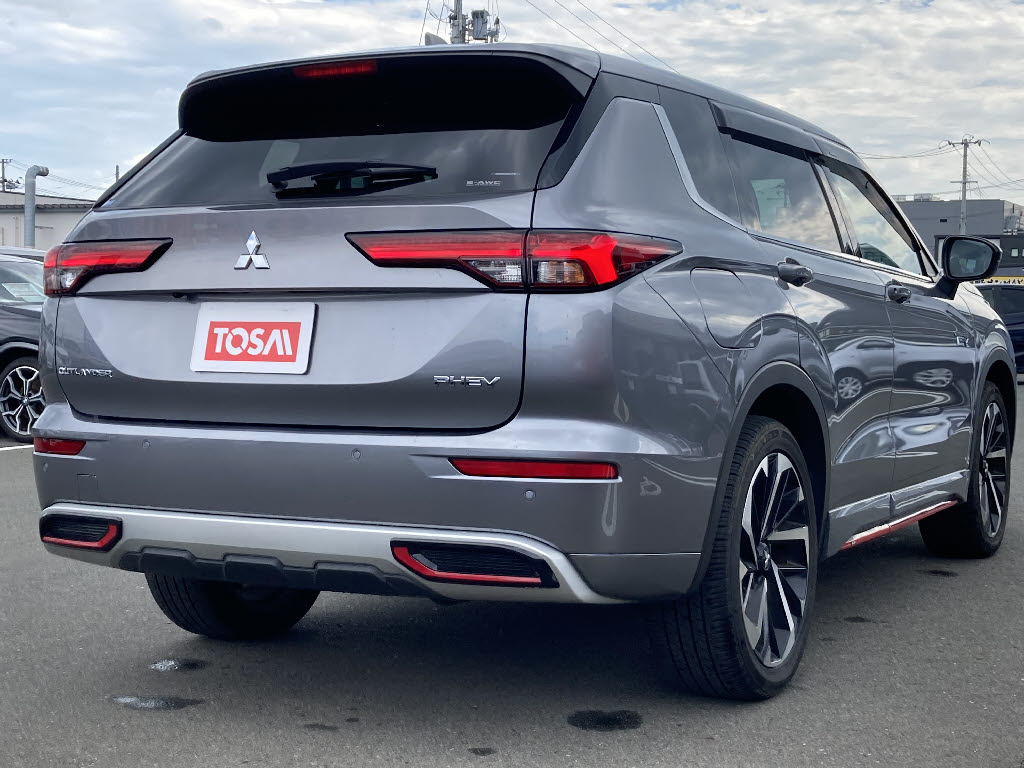 三菱 アウトランダーPHEV1枚目