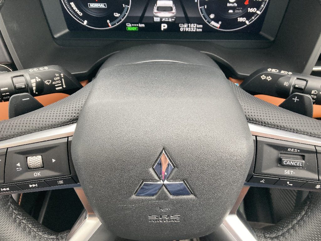 三菱 アウトランダーPHEV19枚目