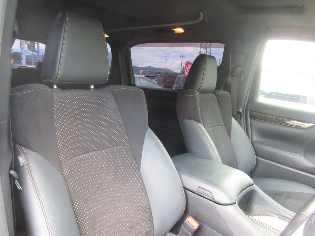 トヨタ アルファード ハイブリッド11枚目