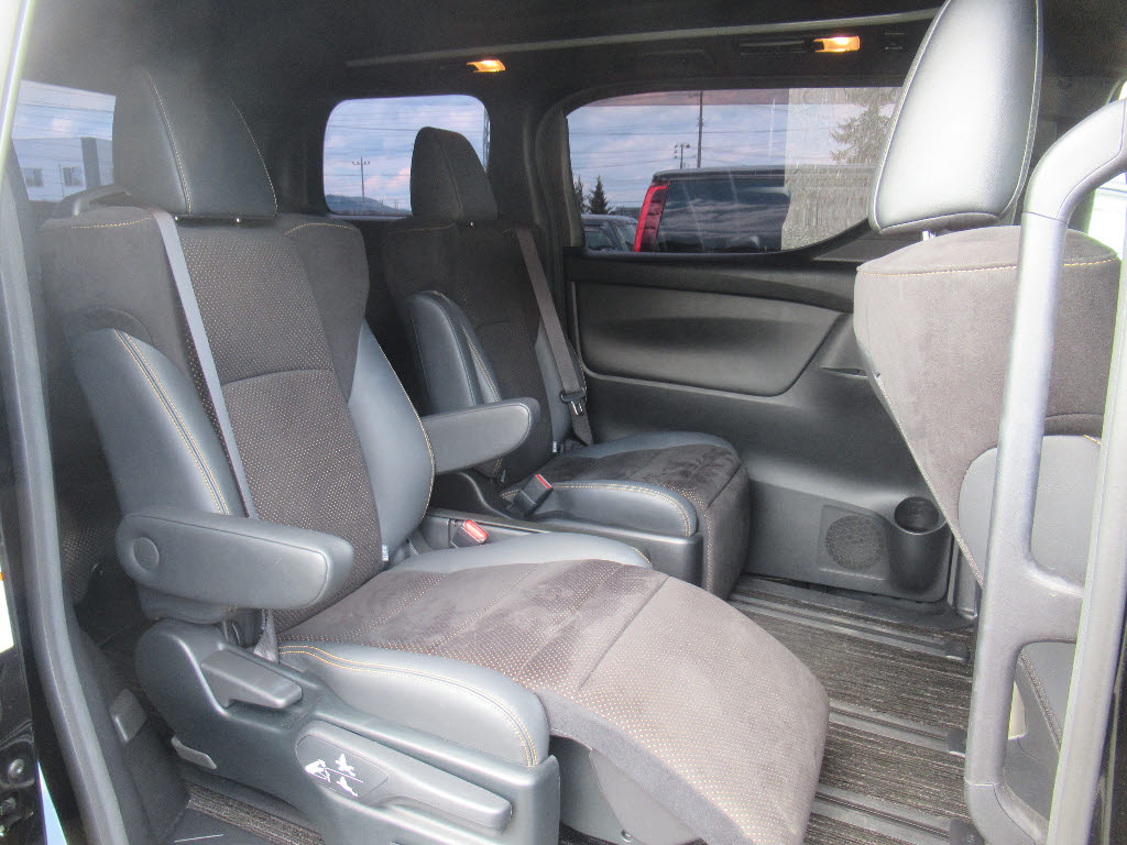 トヨタ アルファード ハイブリッド12枚目