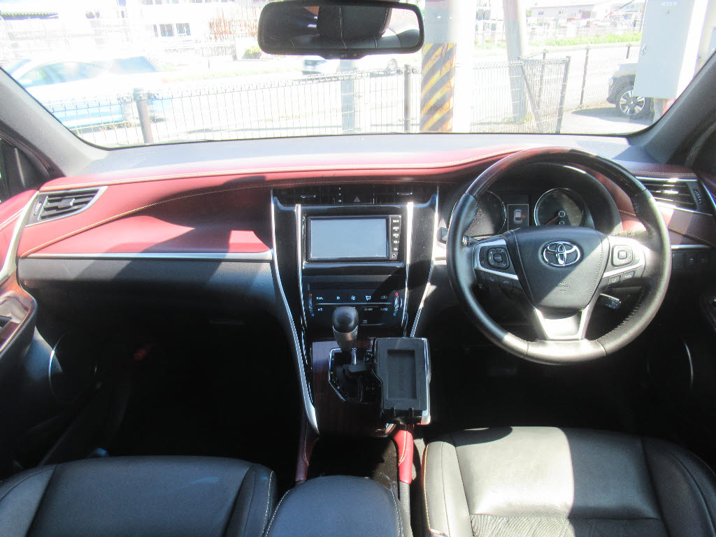 トヨタ ハリアー2枚目