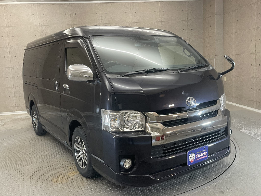 トヨタ ハイエースV9枚目