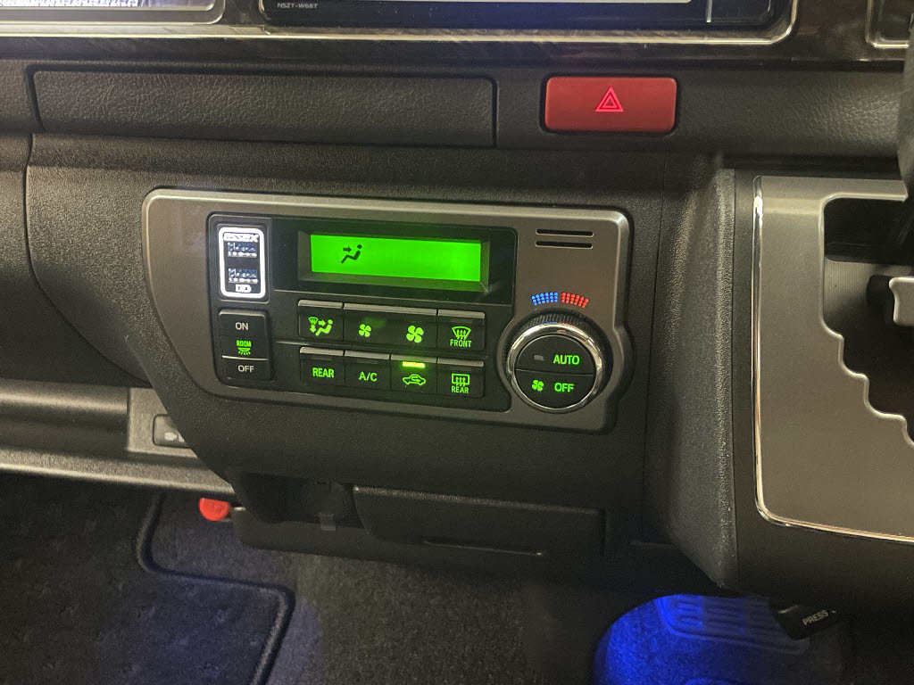 トヨタ ハイエースV17枚目