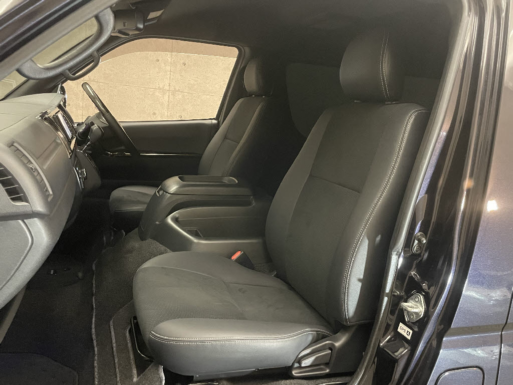 トヨタ ハイエースV5枚目