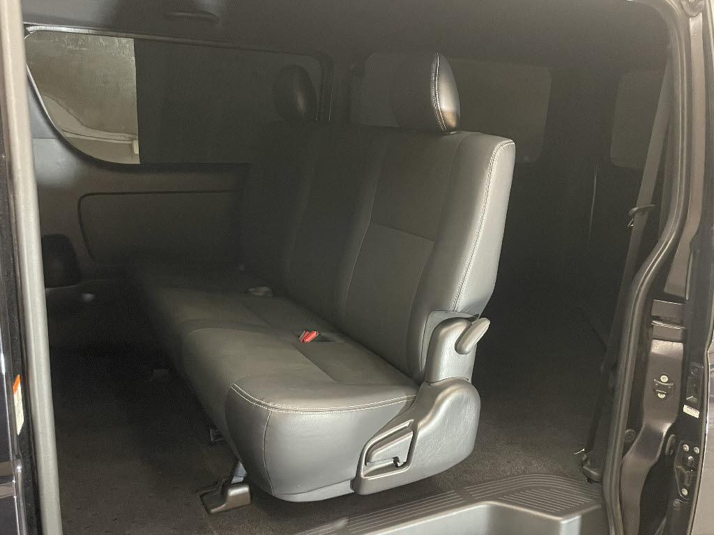 トヨタ ハイエースV6枚目