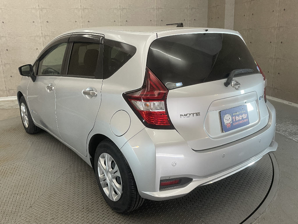 ニッサン ノート10枚目