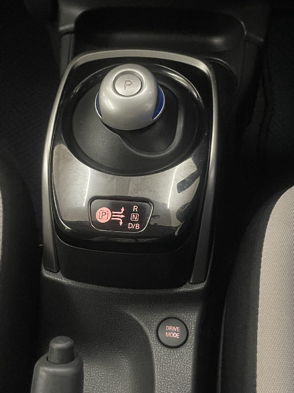 ニッサン ノート18枚目