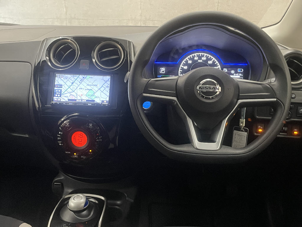 ニッサン ノート2枚目