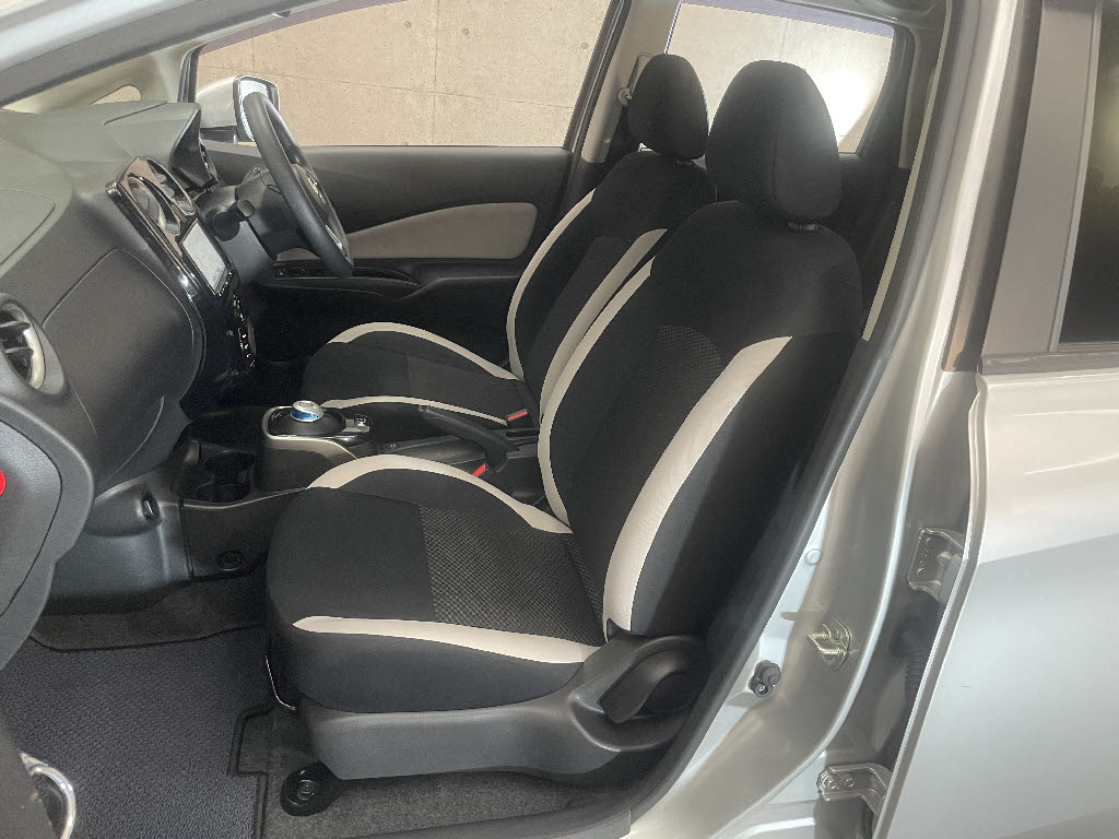 ニッサン ノート5枚目