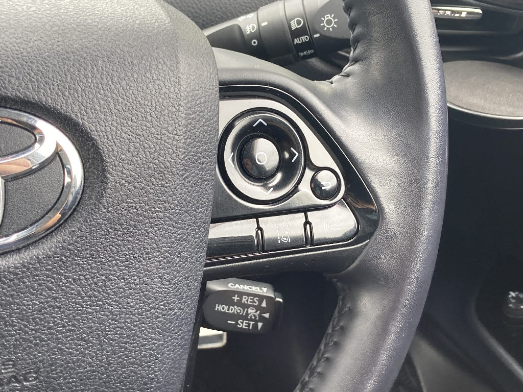 トヨタ プリウス10枚目