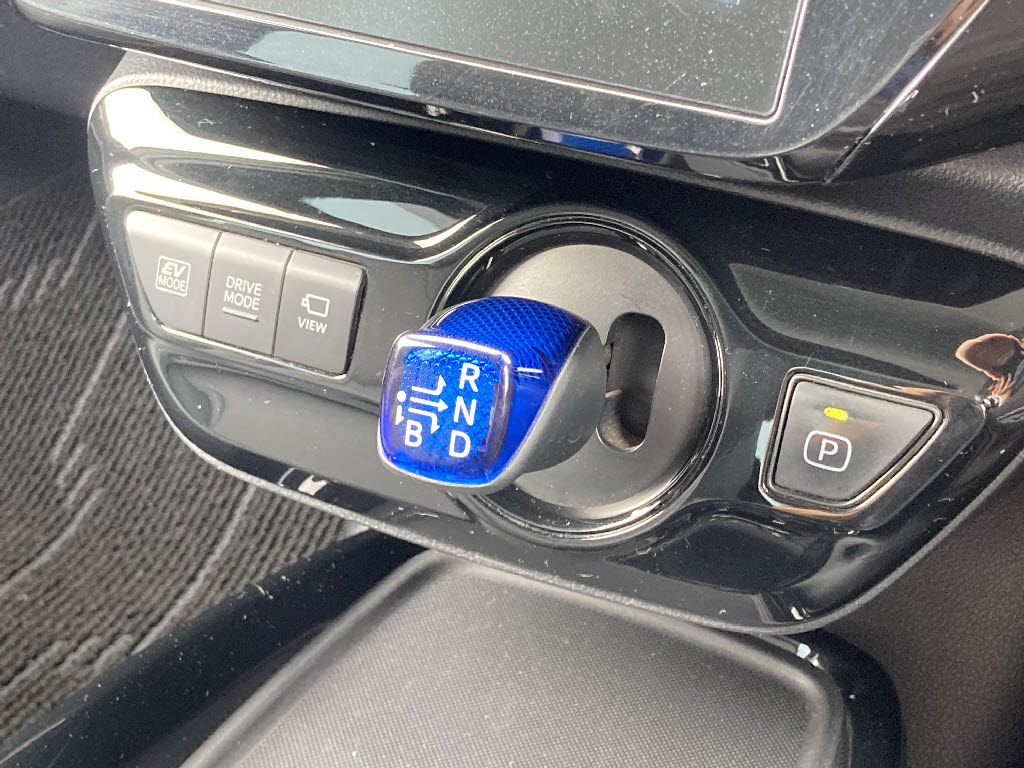 トヨタ プリウス7枚目