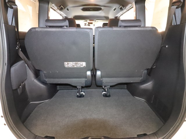 トヨタ ヴォクシー11枚目