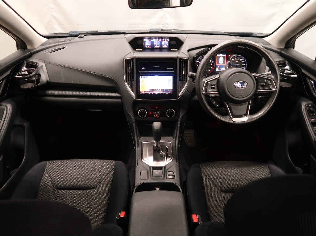 スバル インプレッサスポーツ2枚目