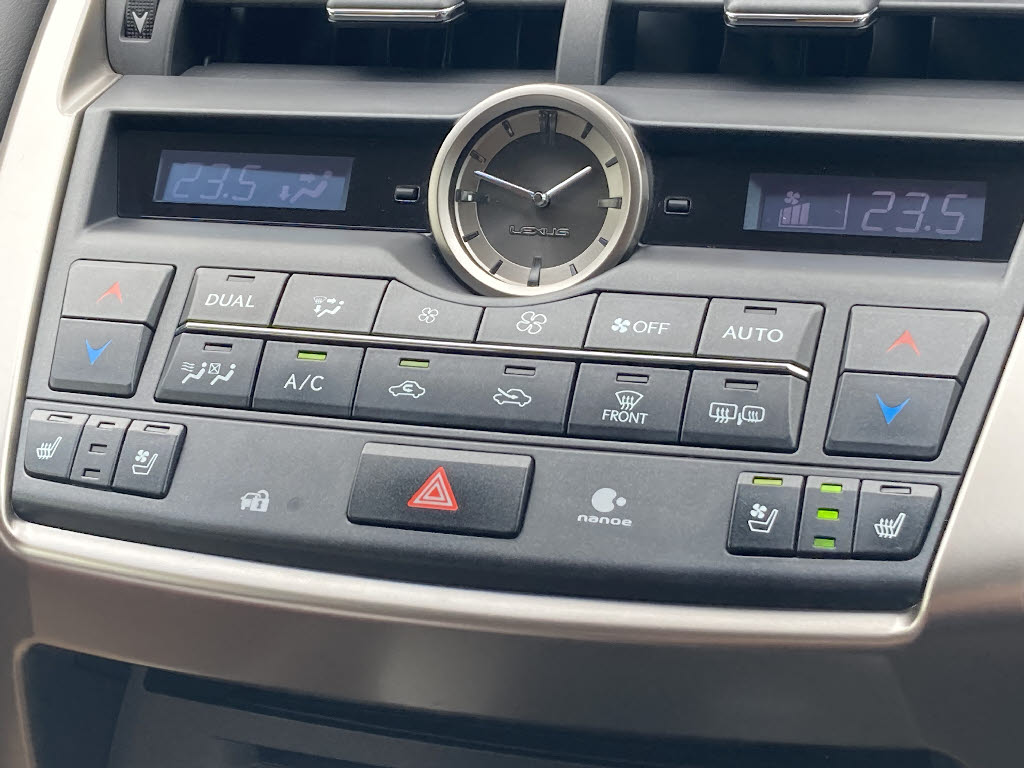 レクサス NX14枚目