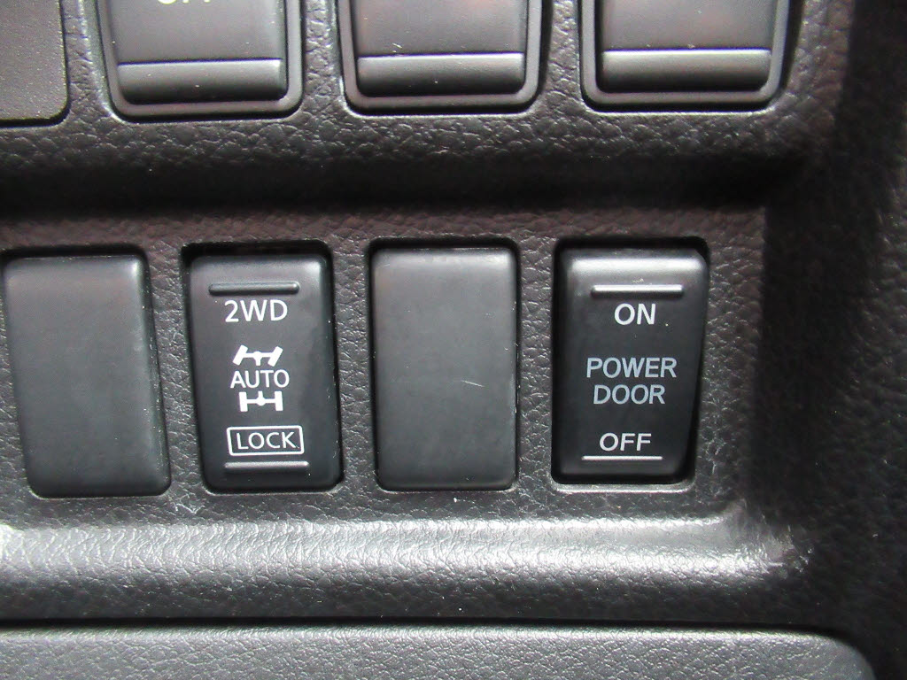 ニッサン エルグランド4枚目