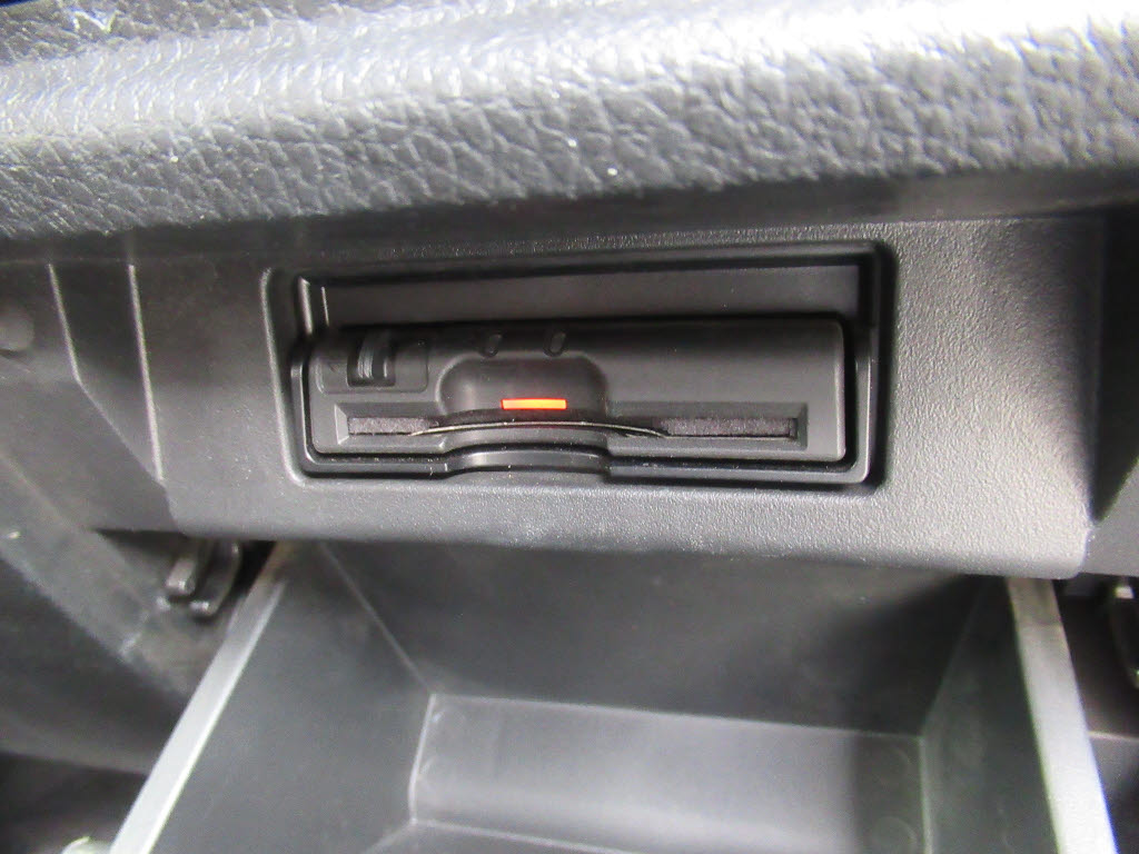 ニッサン エルグランド5枚目