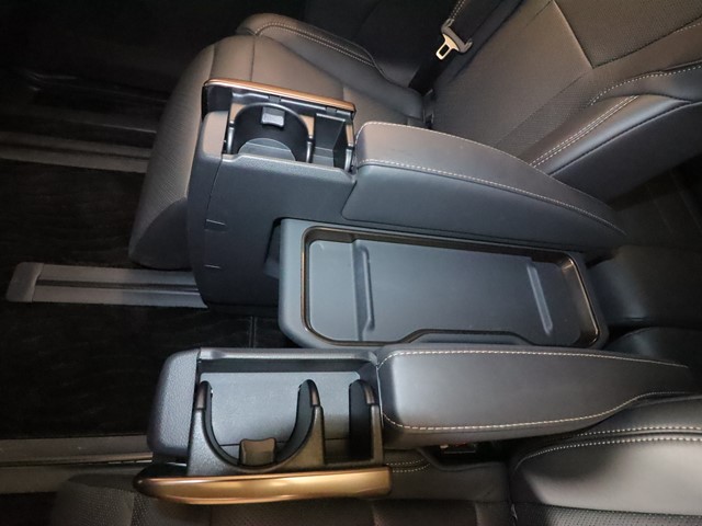 トヨタ ヴェルファイアハイブリッド11枚目