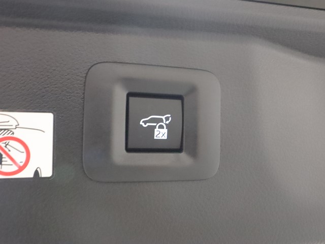 トヨタ ヴェルファイアハイブリッド16枚目