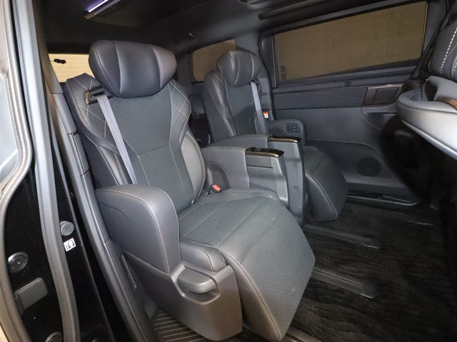 トヨタ ヴェルファイアハイブリッド6枚目