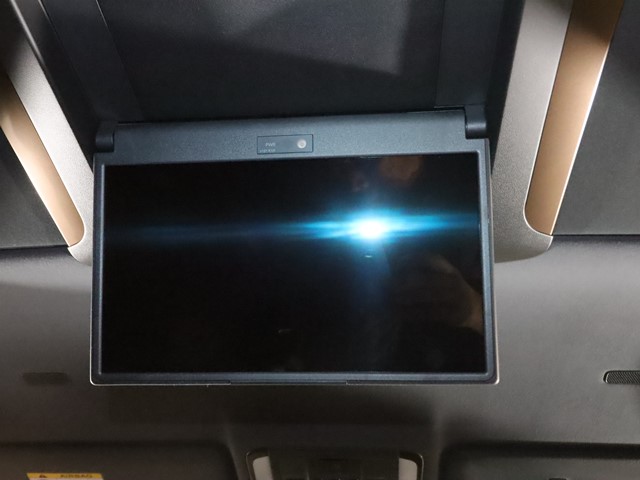 トヨタ ヴェルファイアハイブリッド8枚目