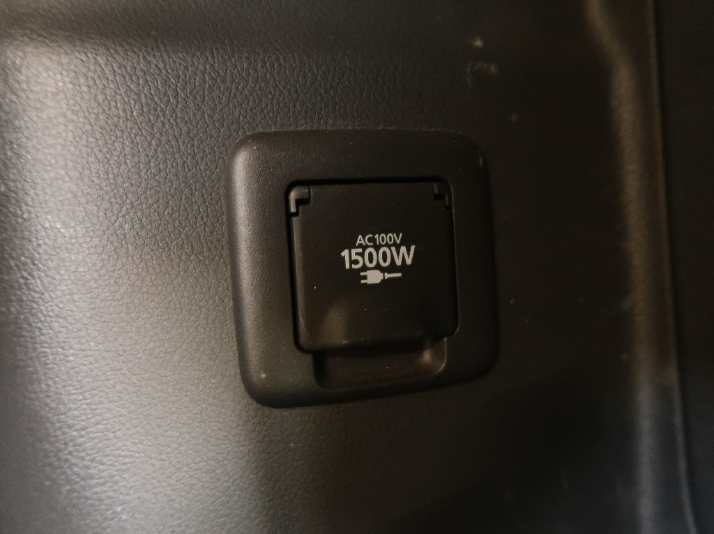 三菱 アウトランダーPHEV10枚目