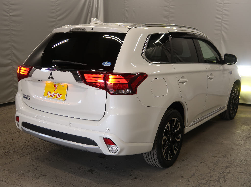 三菱 アウトランダーPHEV1枚目