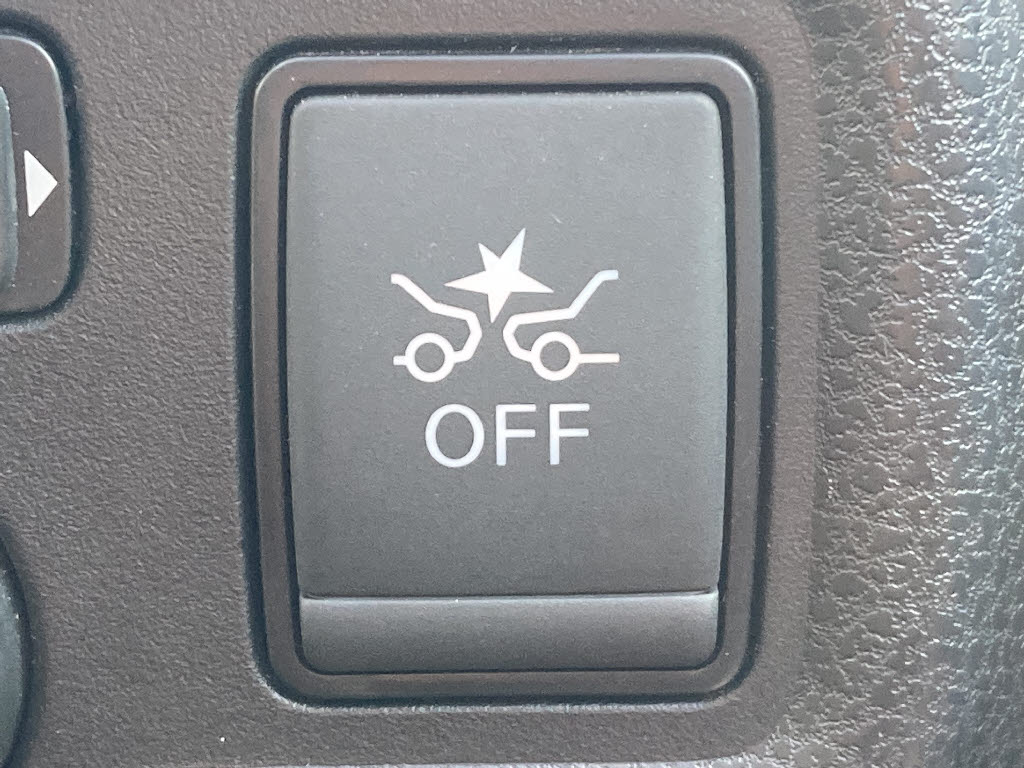 ニッサン ノート10枚目