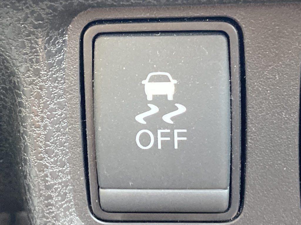 ニッサン ノート11枚目