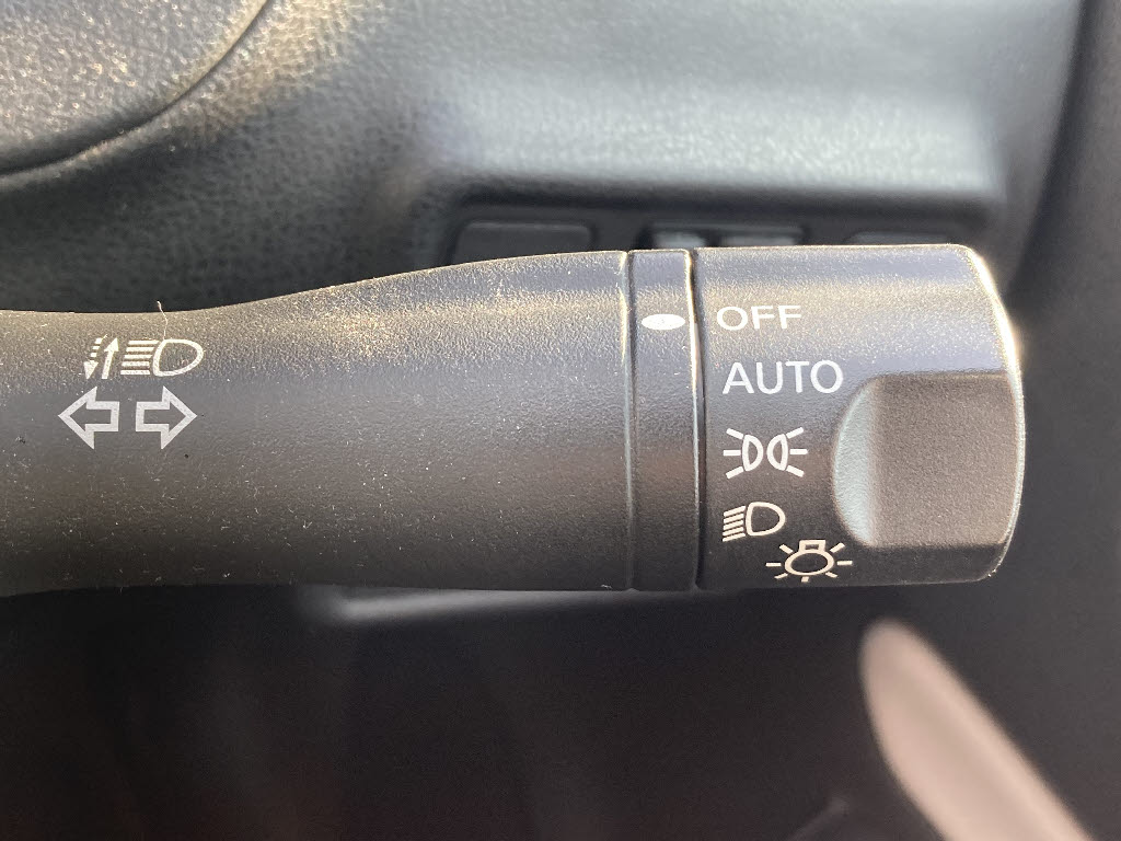 ニッサン ノート12枚目