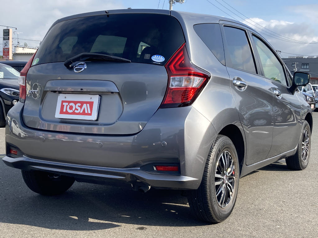 ニッサン ノート1枚目