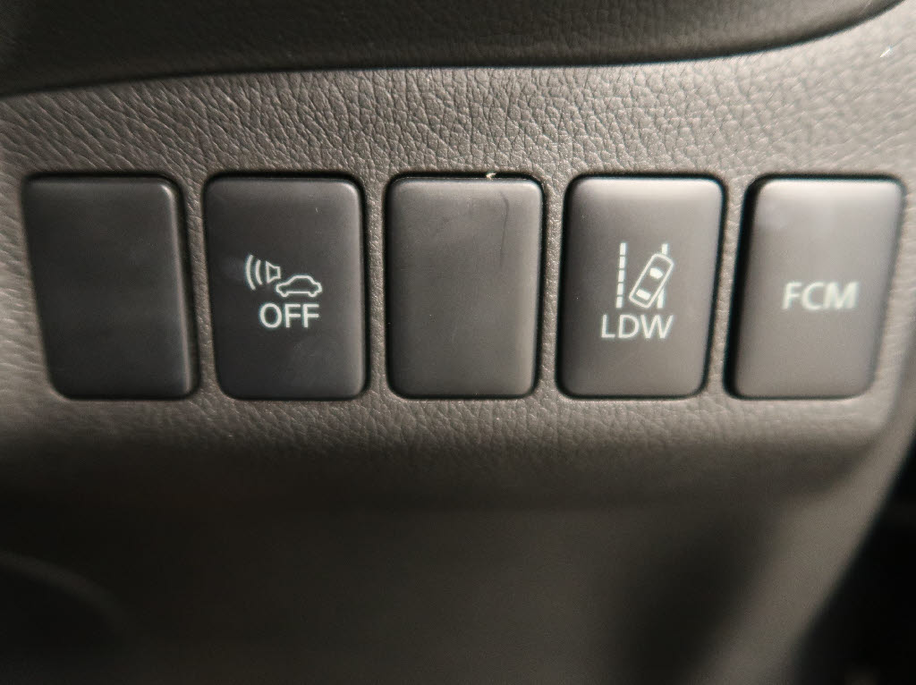 三菱 アウトランダーPHEV10枚目