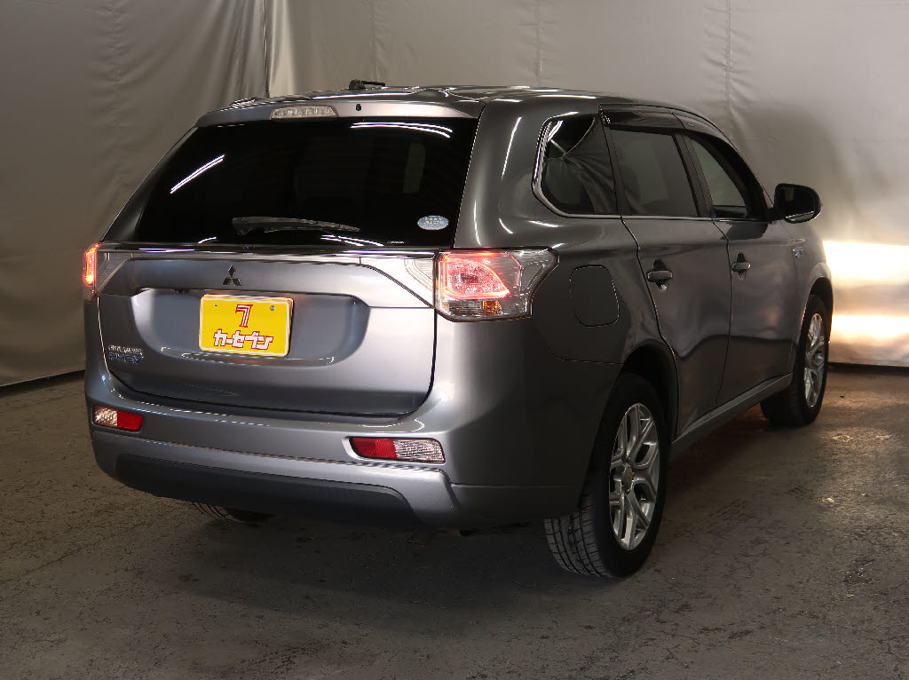 三菱 アウトランダーPHEV1枚目