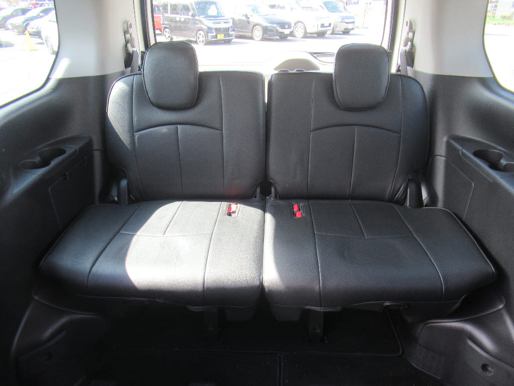 ニッサン セレナ10枚目